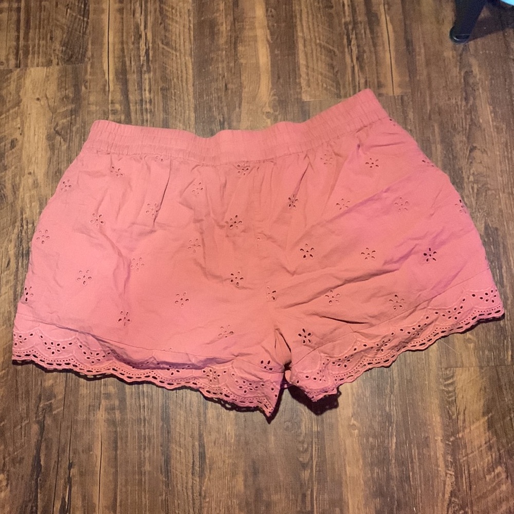 Shorts - Picture 3 of 3